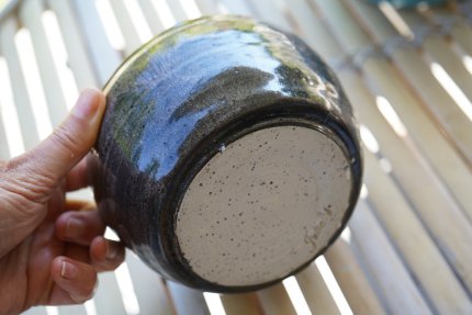 handgetöpferte braun schimmernde Bowl